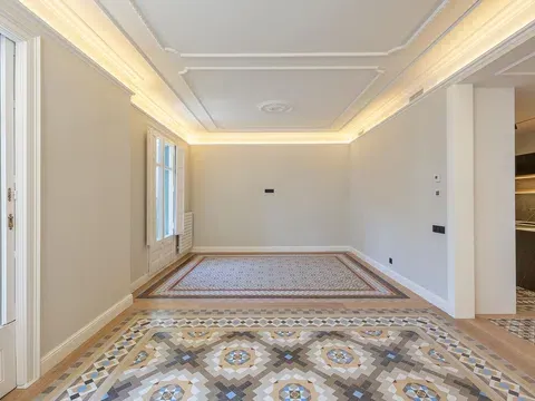 Flat / apartment in Calle de Roger de Llúria, La Dreta de l'Eixample, Barcelona in La Dreta de l'Eixample · Barcelona