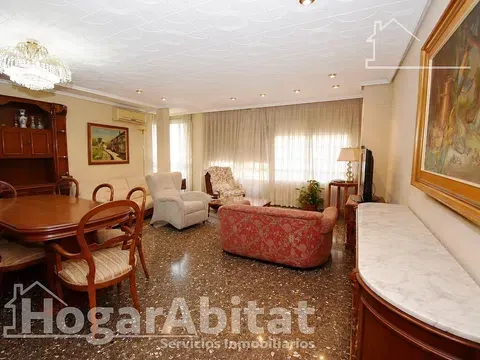 Flat / apartment in Calle dels Centelles, Russafa, València in Russafa · València