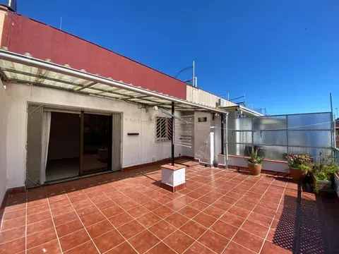 Penthouse in Calle de Parcerisa, La Bordeta, Barcelona in La Bordeta · Barcelona