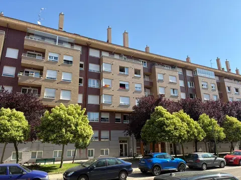 Flat / apartment in Calle Condes de Berberana, Universidad - Las Huelgas, Burgos in Flat / apartment in Calle Condes de Berberana, Universidad - Las Huelgas, Burgos · Burgos
