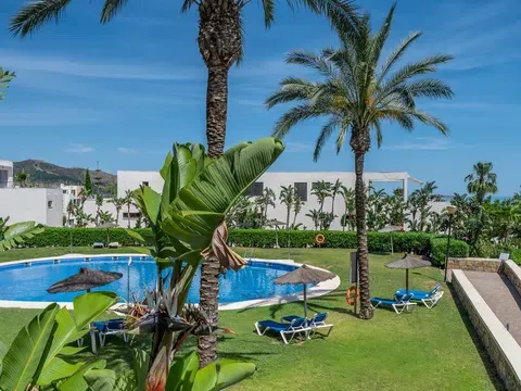 Flat / apartment in Calle El Pinar, Alto de los Monteros, Marbella in Alto de los Monteros · Marbella