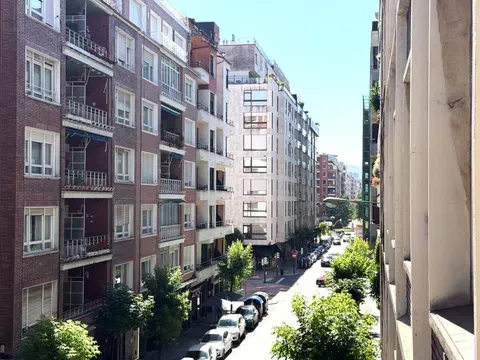 Flat / apartment in Calle Rodríguez Arias, Sabino Arana-Jesuitas, Bilbao in Sabino Arana-Jesuitas · Bilbao