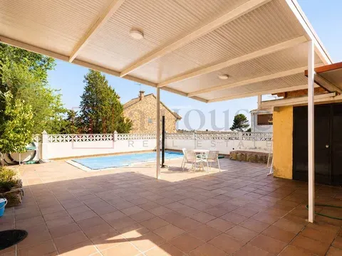 Detached house in Calle de Santa Isabel, Coimbra - Guadarrama, Móstoles in Detached house in Calle de Santa Isabel, Coimbra - Guadarrama, Móstoles · Móstoles