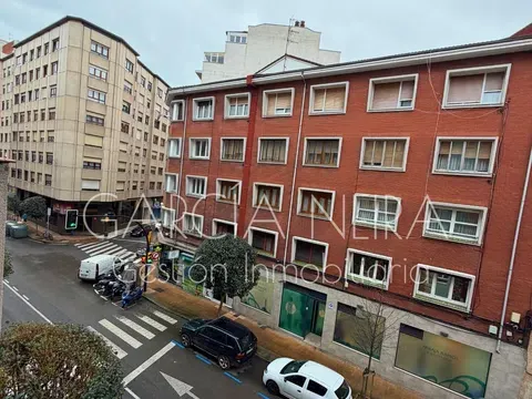 Flat in avenida de Portugal, 18 in Laviada · Gijón