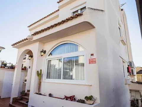 Semi-detached house in Calle de Nápoles, Zona Sierra Helada, Benidorm in Zona Sierra Helada · Benidorm