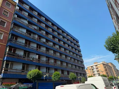Flat / apartment in Calle Karmelo, Santutxu, Bilbao in Santutxu · Bilbao