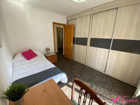 Flat / apartment in Avenida del Doctor Peset Aleixandre, Benicalap, València in Benicalap · València