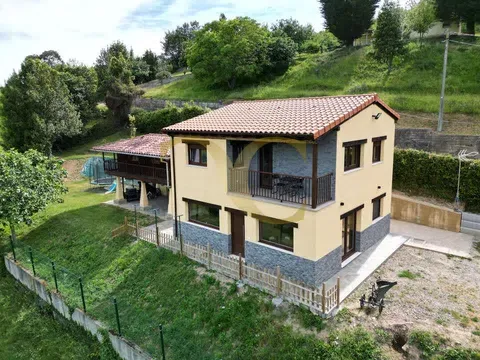 Detached house in La Pedrera - Leorio - Huerces - Ruedes, Gijón in La Pedrera - Leorio - Huerces - Ruedes · Gijón