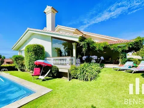Detached house in Oia, Vigo in Oia · Vigo