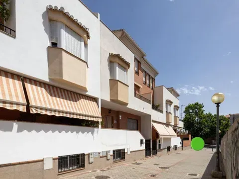 Detached house in Cervantes-Palacio de Deportes, Granada in Detached house in Cervantes-Palacio de Deportes, Granada · Granada