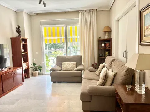 Flat / apartment in Calle Manuel Arellano, Ronda de Triana-Patrocinio-Turruñuelo, Sevilla in Ronda de Triana-Patrocinio-Turruñuelo · Sevilla