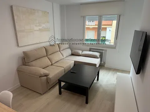 Flat / apartment in Calle Juan de Juni, Carmelitas, Salamanca in Carmelitas · Salamanca