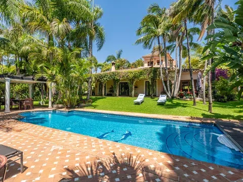 Detached house in Rodeo Alto-Guadaiza-La Campana, Marbella in Rodeo Alto-Guadaiza-La Campana · Marbella