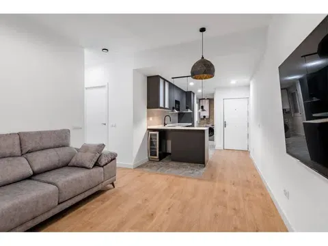 Flat / apartment in Calle de Ventura Plaja, Sants - Badal, Barcelona in Sants - Badal · Barcelona