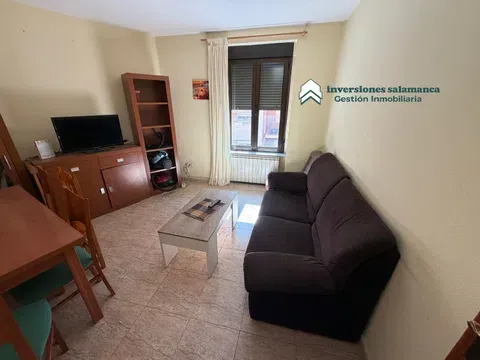 Flat / apartment in Avenida de Italia, Carmelitas, Salamanca in Carmelitas · Salamanca
