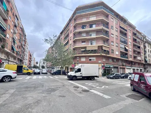 Flat / apartment in Calle del Bisbe Jaume Pérez, 7, Mont-Olivet, València in Mont-Olivet · València