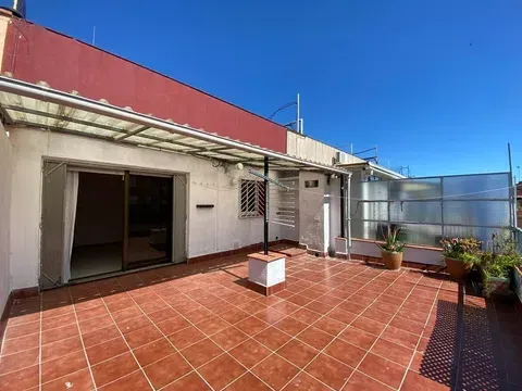 Penthouse in Calle de Parcerisa, La Bordeta, Barcelona in La Bordeta · Barcelona