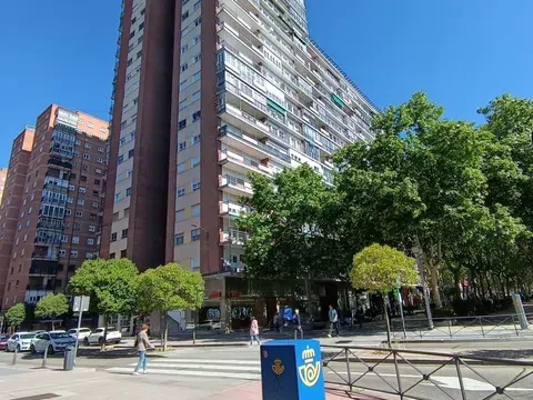 Flat / apartment in Pº Zorrilla - Plaza de Toros, Valladolid in Flat / apartment in Pº Zorrilla - Plaza de Toros, Valladolid · Valladolid