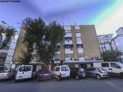 Flat / apartment in Avenida San Lázaro, Doctor Fedriani, Sevilla in Doctor Fedriani · Sevilla