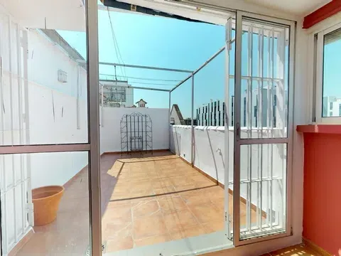 Flat / apartment in Calle Santa María de Trassierra, Carretera Trassierra - Colonia de la Paz, Córdoba in Carretera Trassierra - Colonia de la Paz · Córdoba