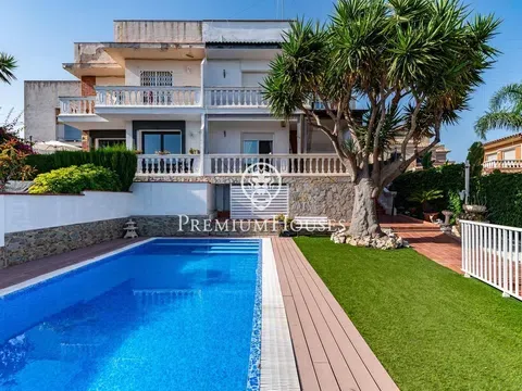 Semi-detached house in Can Roca-Muntanyeta, Castelldefels in Semi-detached house in Can Roca-Muntanyeta, Castelldefels · Castelldefels