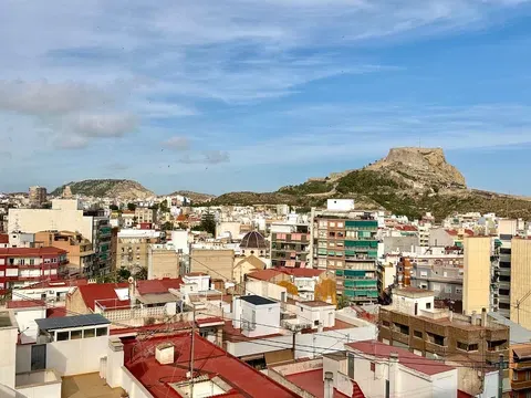 Flat / apartment in Ronda del Castillo, Mercado, Alicante / Alacant in Mercado · Alicante / Alacant