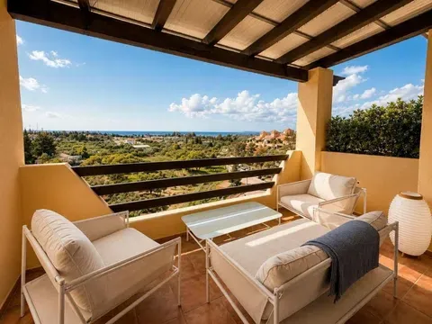 Penthouse in Urbanización Las Lomas de Las Joyas, 6 g, La Concha-Resina Golf, Estepona in La Concha-Resina Golf · Estepona
