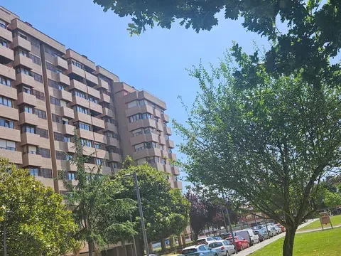 Flat / apartment in Calle Pintor Carreño Miranda, 2, El Bibio - Les Mestes, Gijón in El Bibio - Les Mestes · Gijón