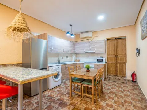 Flat / apartment in Calle de la Reina, El Cabanyal-El Canyamelar, València in El Cabanyal-El Canyamelar · València