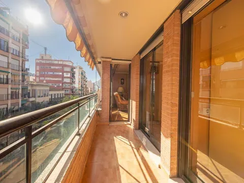 Flat / apartment in Calle San Vicente, San Antón, Alicante / Alacant in San Antón · Alicante / Alacant