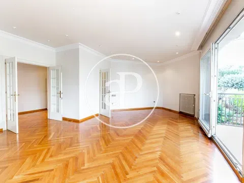 Flat / apartment in Calle de Ferran Valls i Taberner, Sant Gervasi - Galvany, Barcelona in Sant Gervasi - Galvany · Barcelona