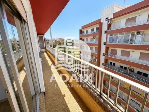 Flat / apartment in Calle d'Oltà, 30, Malilla, València in Malilla · València