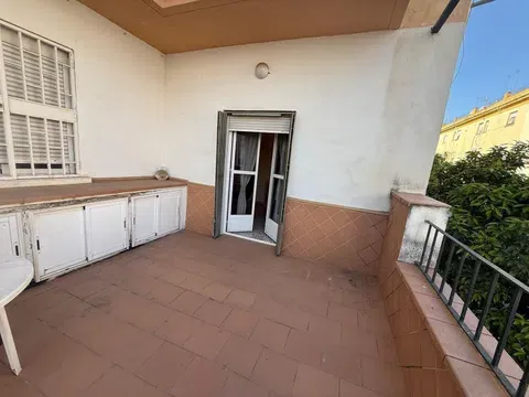 Flat / apartment in Calle Julio Pellicer, Ciudad Jardín, Córdoba in Ciudad Jardín · Córdoba