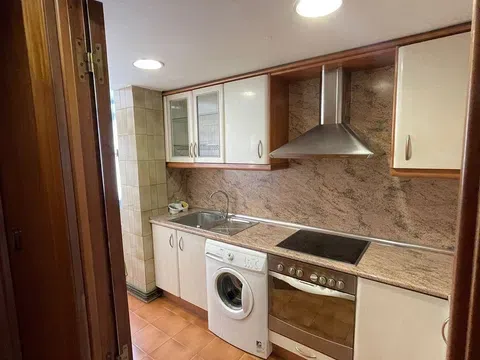 Flat / apartment in Calle de San Alberto Magno, Miralbueno, Zaragoza in Miralbueno · Zaragoza