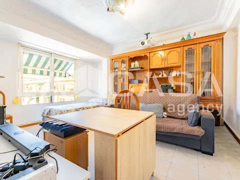 Flat / apartment in Calle d'Alboraia, Trinitat, València in Trinitat · València
