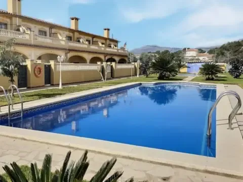 Chalet adosado en Avinguda del Príncep d'Espanya in Miami Platja (Mont-roig del Camp) · Mont-roig del Camp