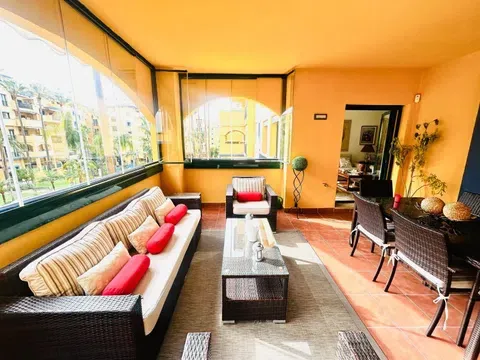 Flat / apartment in Avenida Salamanca, Linda Vista-Nueva Alcántara-Cortijo Blanco, Marbella in Linda Vista-Nueva Alcántara-Cortijo Blanco · Marbella