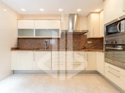 Flat / apartment in Avenida de Gaspar Aguilar, Barrio de Favara, València in Barrio de Favara · València