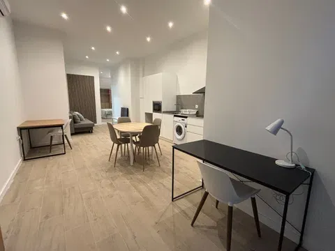 Flat / apartment in Calle del Periodista José Ombuen, Exposició, València in Exposició · València