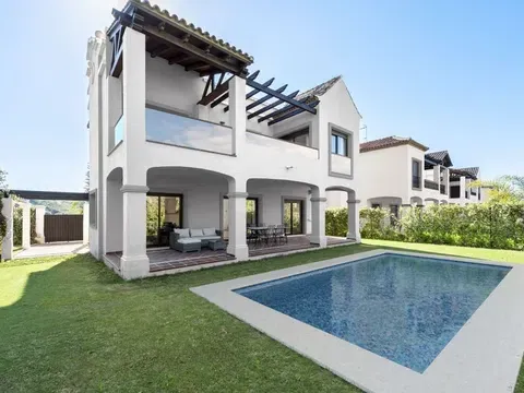 Detached house in Centro, Estepona in Centro · Estepona