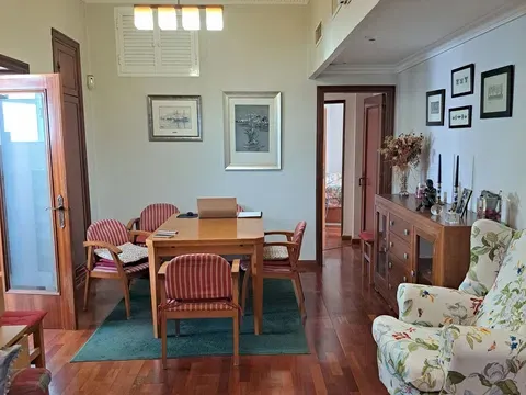 Flat / apartment in Calle Rosario Vega, Calle Betis - Pagés del Corro, Sevilla in Calle Betis - Pagés del Corro · Sevilla