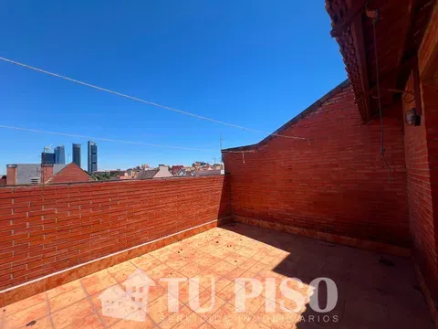 Flat / apartment in Calle Antonio Lanzuela, Valdeacederas, Madrid in Valdeacederas · Madrid