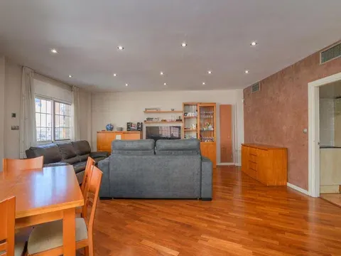Flat / apartment in Calle de Sant Joan, Centre, Hospitalet de Llobregat in Centre · Hospitalet de Llobregat