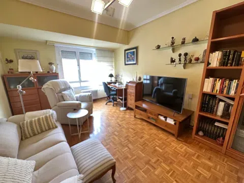 Flat / apartment in Calle Presidente Leopoldo Calvo Sotelo, Gran Vía, Logroño in Gran Vía · Logroño