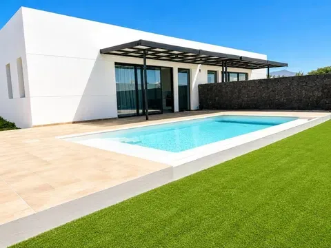 Semi-detached house in Calle Etna, Montaña Roja, Yaiza in Montaña Roja · Yaiza