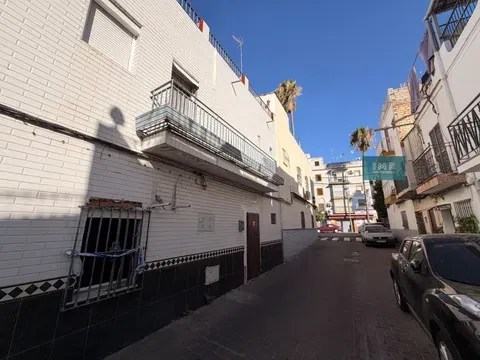 Detached house in Calle Marco Polo, 4, La Plata, Sevilla in La Plata · Sevilla