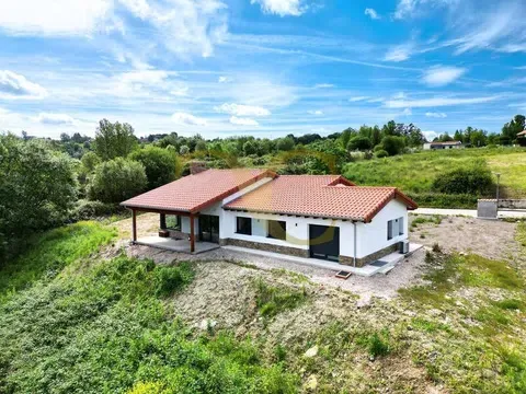 Detached house in Lugar Piedramuelle, San Claudio-Trubia-Las Caldas, Oviedo in Detached house in Lugar Piedramuelle, San Claudio-Trubia-Las Caldas, Oviedo · Oviedo