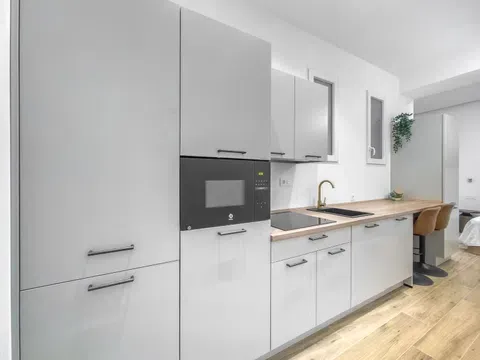 Studio in Calle de Fernández de los Ríos, Arapiles, Madrid in Arapiles · Madrid