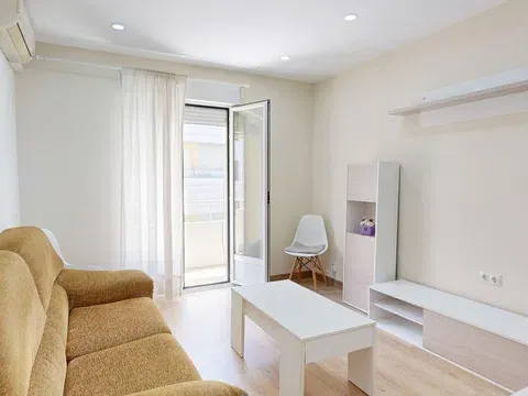 Flat / apartment in Calle de Berenguer de Bardají, Delicias, Zaragoza in Delicias · Zaragoza
