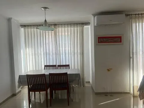 Flat / apartment in Calle del Poeta Mas i Ros, Ciutat Jardí, València in Ciutat Jardí · València